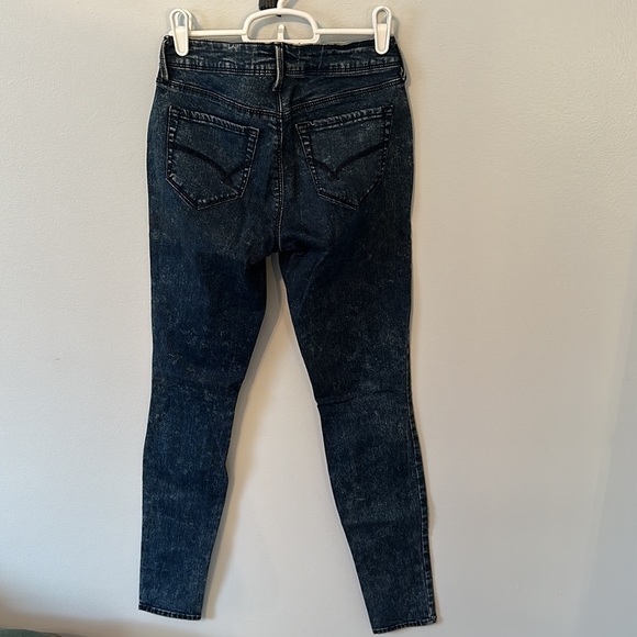 Blue acid wash jeans. Size 3. High wasted skinny jeans - Picture 3 of 5